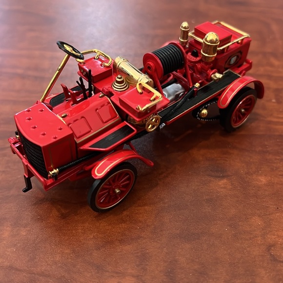 *NWT* Matchbox Fire Engine Series 1904 Merryweather Die Cast Model Car - Picture 1 of 12